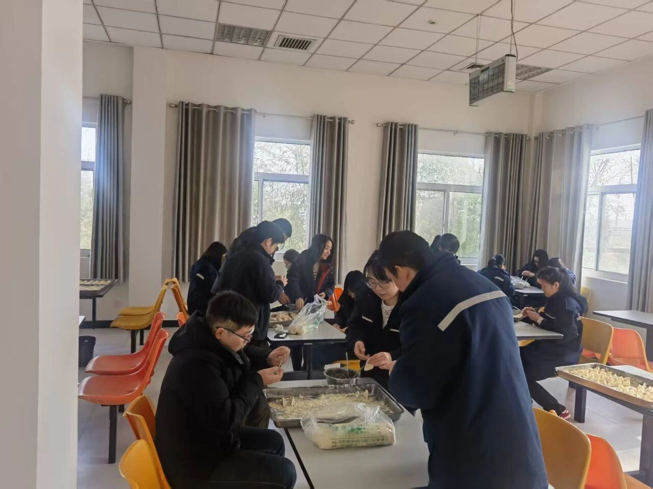 �|�ع�ˮ��˾�M���_չ&ldquo;���鶬�� ������ˮ&rdquo;���}�h�ջ��.jpg